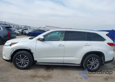 2017 Toyota Highlander Xle z USA, uszkodzony, nr VIN 5TDKZRFHXHS189801